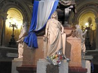 046 DSCN6249  Mauzoleum generaÅa JosÃ© Francisco de San MartÃ­n (1778 -1850) â generaÅ argentyÅski i przywÃ³dca powstania narodÃ³w Ameryki poÅudniowej przeciw hiszpaÅskiemu panowaniu. Bohater narodowy Argentyny, Chile i Peru.