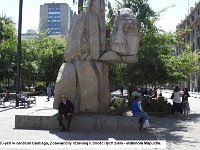 059 DSCN3094  Pomnik z lat 1990-ych w centrum Santiago, poÅwiÄcony rdzennej ludnoÅci tych ziem - indianom Mapuche.