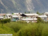 127 DSCN3665  Domy ubogich mieszkaÅcÃ³w Puerto Aisen.