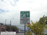 056 DSCN4593  Szyldy wskazujÄ
 drogÄ ucieczki w przypadku zagroÅ¼enia tsunami.