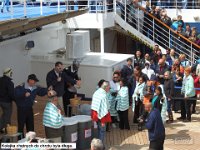 103 DSCN5131  Kolejka chÄtnych do chrztu byÅa dÅuga.