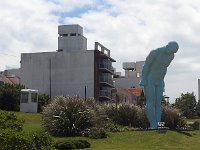 045 DSCN5977  KÅaniajÄ
cy siÄ mÄÅ¼czyzna.