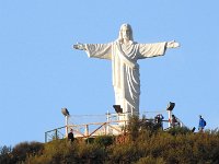 074 DSCN2029  BiaÅy Chrystus â rzeÅºba 8-metrowej wysokoÅci gÃ³rujÄ
ca nad Cusco od 1945, ufundowana przez chrzeÅcijaÅskich palestyÅczykÃ³w osiadÅych w Cusco.